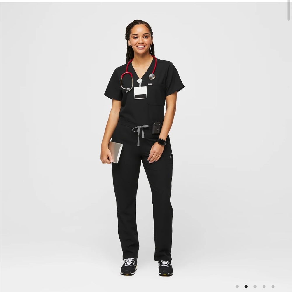 Small Black Figs Scrub Set